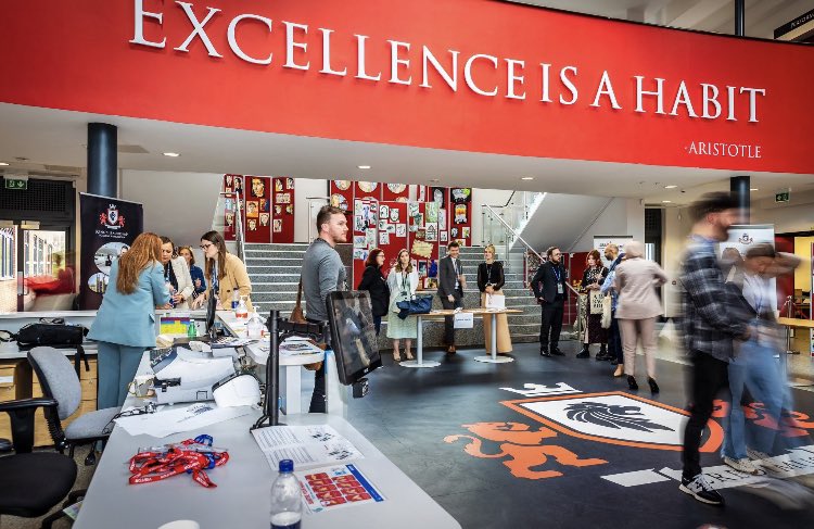 GSTSchools's tweet photo. We are on the final countdown to our @researchEDWarr event tomorrow! Less than 24 hours to go!
We are can't wait to welcome over 500 delegates to @KingsWoolston
#researchED #Event #Warrington #NorthWest #TeachingEvent https://t.co/NUiusgyj5x