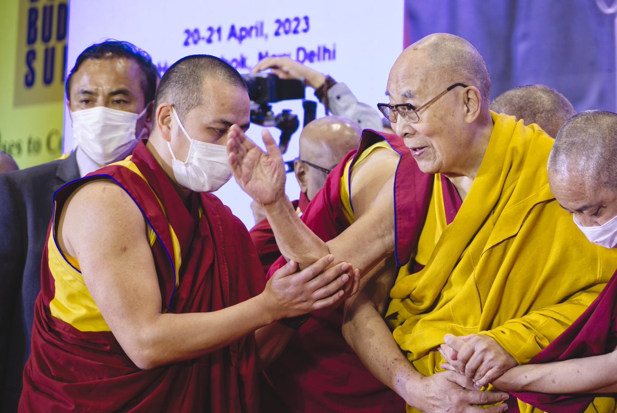 PemaKhanduBJP's tweet photo. There's serenity, peace &amp; calm in the gracious presence of His Holiness The 14th @DalaiLama.

His Holiness' august presence on Day 2 of #GlobalBuddhistSummit, organised by @MinOfCultureGoI &amp; @IbcWorldOrg in New Delhi, blessed us all.

1/2 https://t.co/iuja8430qN
