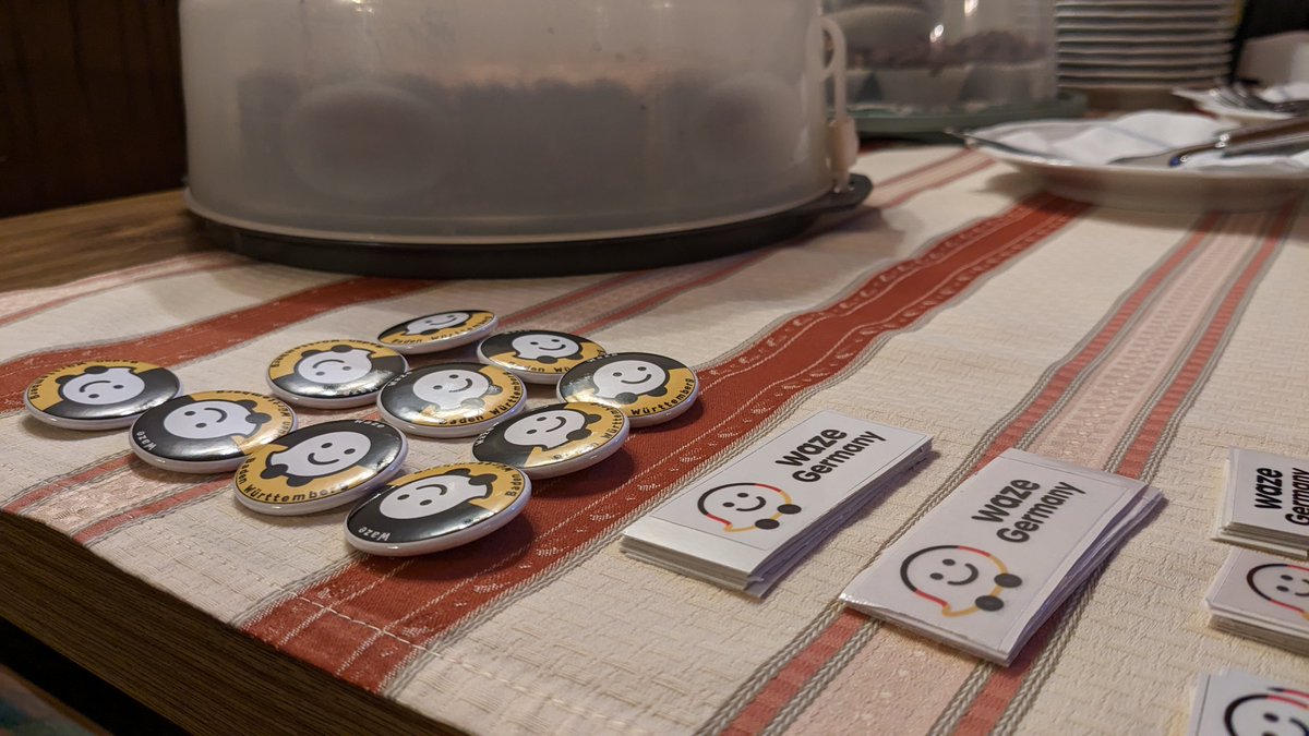 WazeGermany's tweet photo. [Community-News]
Am vergangenen Samstag (15.04.) fand in #Rothenburg ob der #Tauber das 4. #Süddeutschland-#Treffen der deutschen #Editoren-#Community statt.
Teil 2 ⬇️ https://t.co/1YqX82l78r