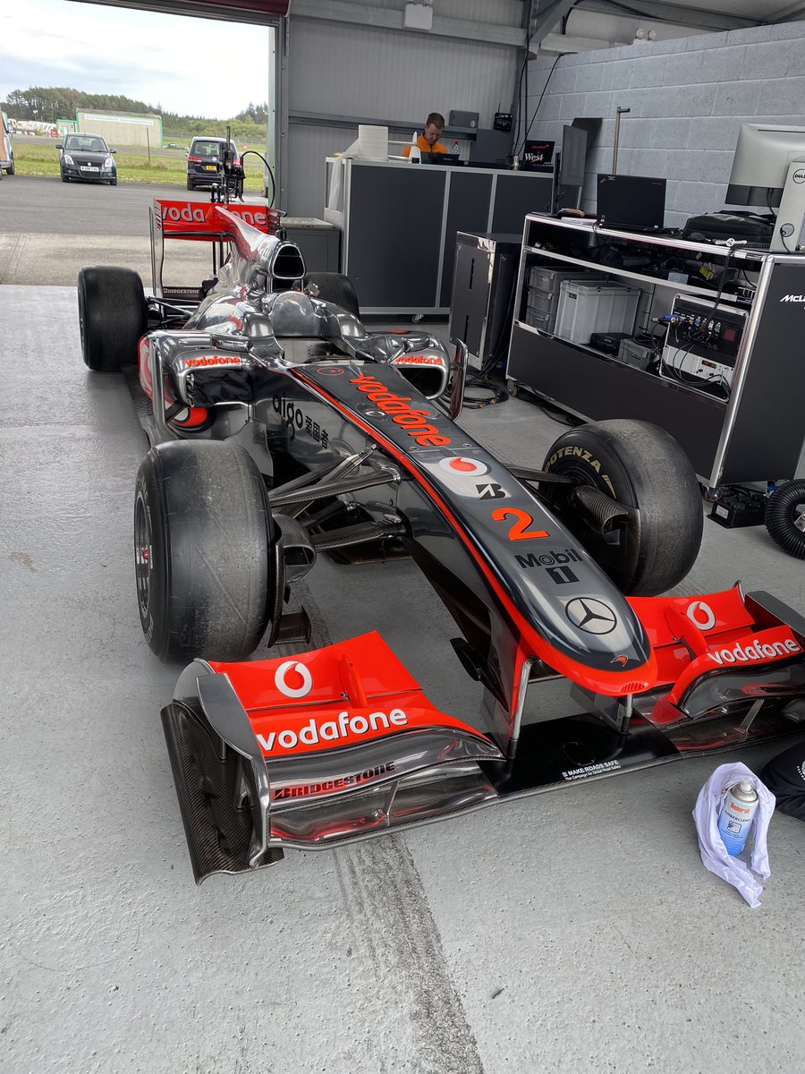 PembreyCircuit's tweet image. Little bit of @F1 royalty in some familiar surroundings recently 🏎️

📸 @McLarenTeamFan 

#PembreyCircuit