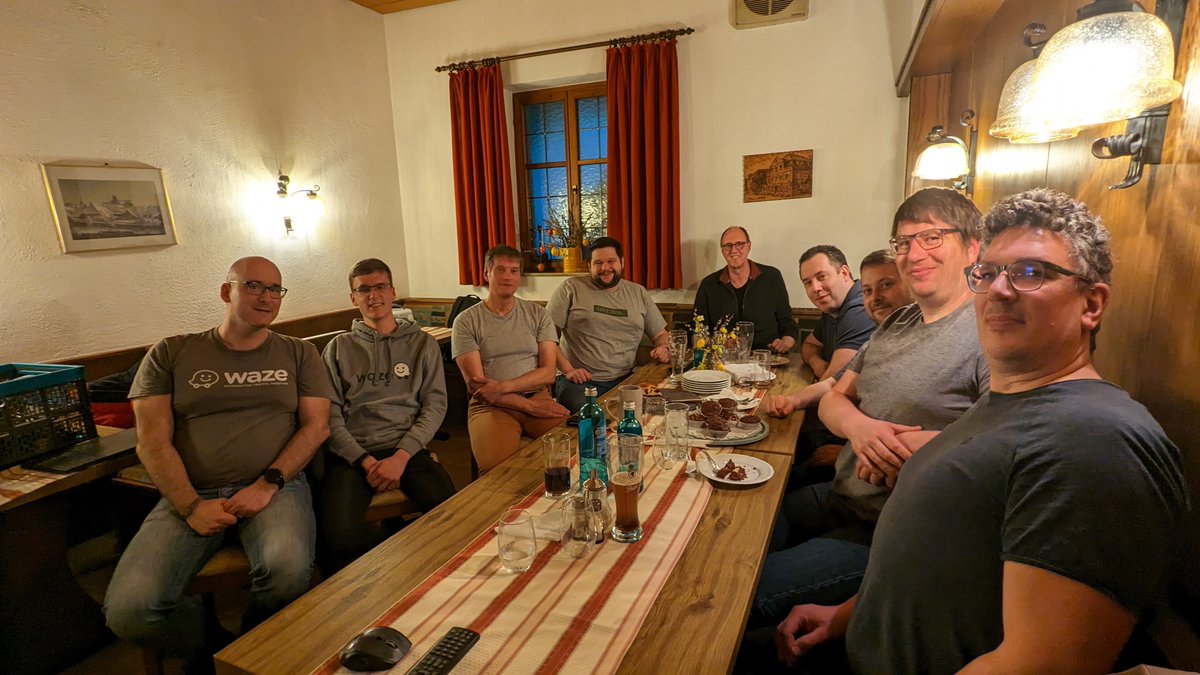 WazeGermany's tweet photo. [Community-News]
Am vergangenen Samstag (15.04.) fand in #Rothenburg ob der #Tauber das 4. #Süddeutschland-#Treffen der deutschen #Editoren-#Community statt.
Teil 2 ⬇️ https://t.co/1YqX82l78r