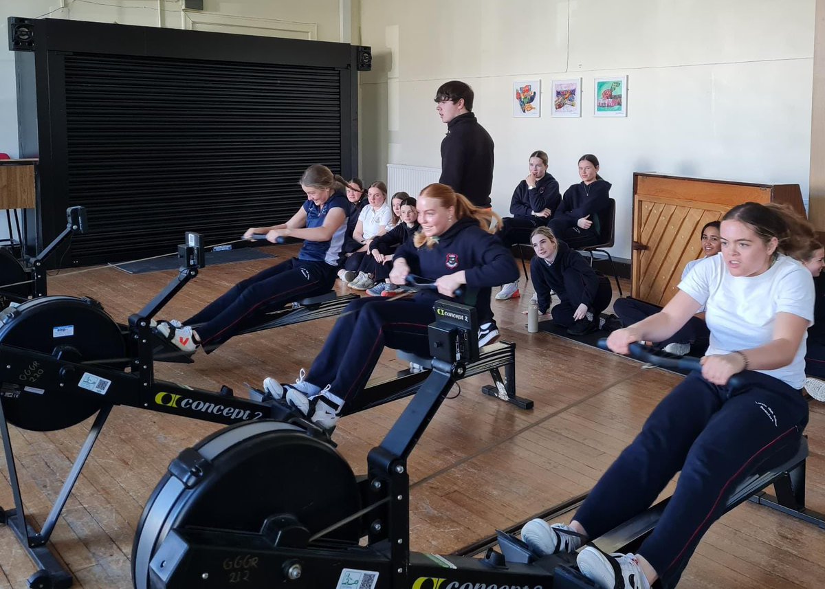 Loreto_Beaufort's tweet photo. Well done to the TY LCPE class today for taking part in their first session with @RowingIreland. Great effort and participation from all students. Already looking forward to next week! @RowingIreland
#cantseecantbe #womeninsport #girlsinsport
#getgoinggetrowing https://t.co/srw1UcWIEK