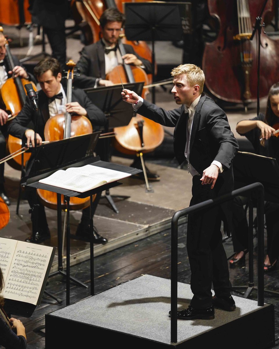 BorusanSanat's tweet photo. Patrick Hahn yönetimindeki BİFO, dün akşam verdiği konserde F. Schmitt ve A. Bruckner’in yapıtlarını seslendirdi. Bizlerle olan izleyicilerimize çok teşekkür ederiz.
 
#BorusanSanat
#BorusanİstanbulFilarmoniOrkestrası
#PatrickHahn https://t.co/lLMpdqmGra