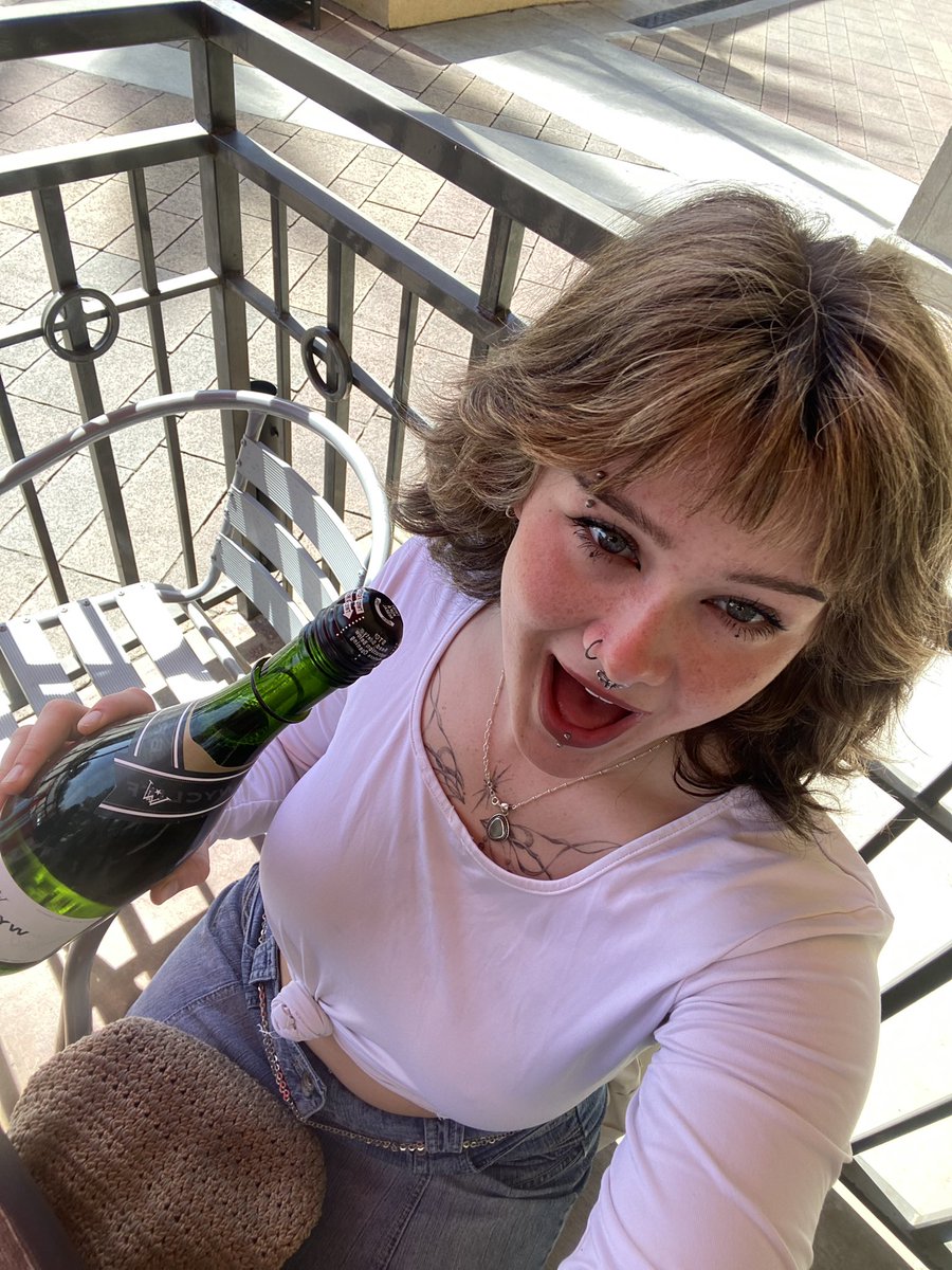 killuaforreal's tweet photo. thirsty thursday 🤩 https://t.co/dHQBiP35MC