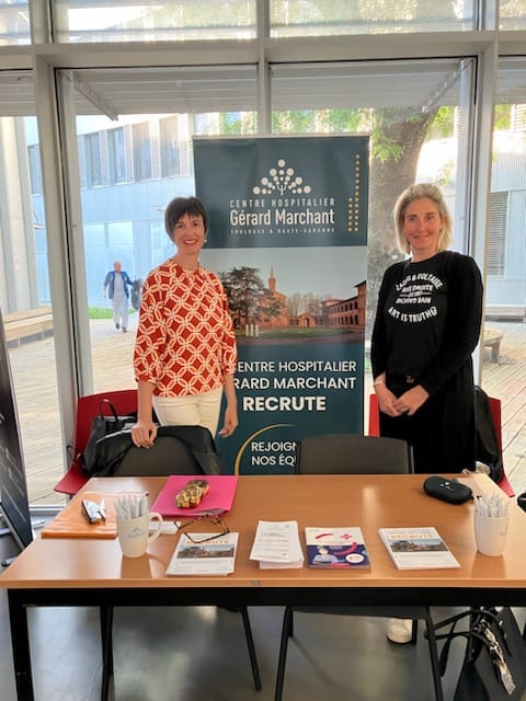 CHGM_31's tweet photo. 🔝 Afin d'informer les #étudiants #IDE & #AS sur nos possibilités d’#embauche, nous sommes présents ce matin au forum #employeur du #PREFMS (pôle régional d’enseignement & formation aux métiers de la santé) 😉
➕ d'informations sur nos offres d'#emploi : https://t.co/sX8Quy6Qqz https://t.co/TecjUO6jnK