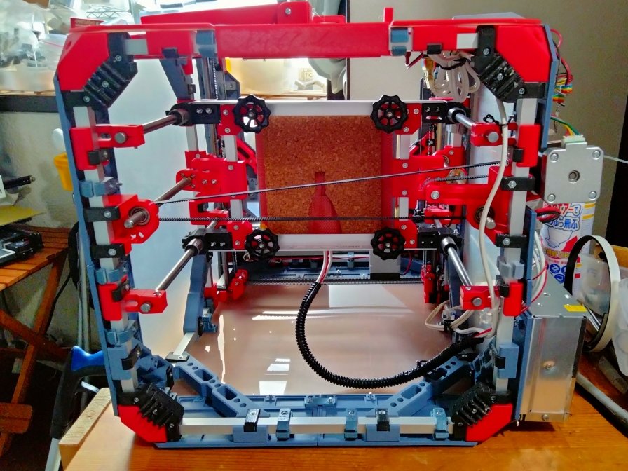saiki0011's tweet photo. #3dprinter #自作機 #coreXY #Ex_02 建造記録
#3Dプリンタ #3Dプリンター #reprap
底の部分が未封鎖だったのを思い出し
コーナンへ平ネジの補給に行った帰りに
ダイソーで棚用
ポリカダンボールを買って
雑にカットしてとりあえず
部品を作るまでの繋ぎに
養成テープ止めしました😆 https://t.co/RFXq95ye1C
