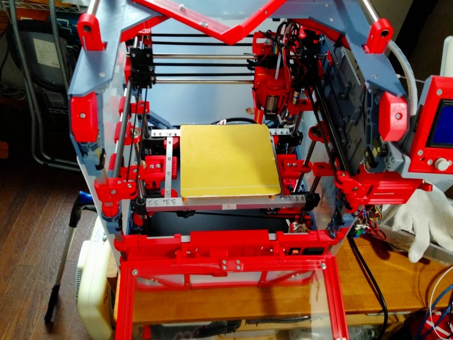 saiki0011's tweet photo. #3dprinter #自作機 #coreXY #Ex_02 建造記録
#3Dプリンタ #3Dプリンター #reprap
底の部分が未封鎖だったのを思い出し
コーナンへ平ネジの補給に行った帰りに
ダイソーで棚用
ポリカダンボールを買って
雑にカットしてとりあえず
部品を作るまでの繋ぎに
養成テープ止めしました😆 https://t.co/RFXq95ye1C