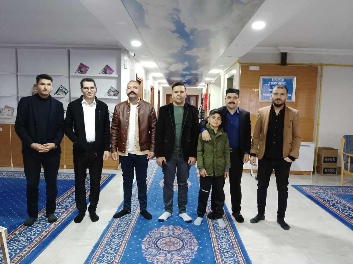 ferdidilek87's tweet photo. Sağlık sıhhat ve huzur içinde hep birlikte nice hayırlı bayramlara....
#BayramınızKutluOlsun 
#van https://t.co/fPNg4GAdKL