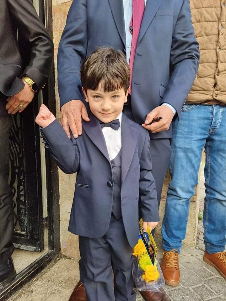 ardasherbabik's tweet photo. ئێستا پیرۆزکردنی جەژنی ڕەمەزان لە لایەن کوردانی "ئەیوبی"ەوە لە دیوانی کوردانی شاری خەلیل لەفەلەستین لە نزیک مزگەوتی ئیبراهیمی.  سڵاویان هەیە بۆتان ئەو وێنانە لە لایەن سوهەیب فەراح الکوردی نێردراون بۆ پەڕگەی مێژووی کورد لە تۆڕی کۆمەڵایەتی فەیسبووک.
💚☀️❤️
کورد 
کوردستان https://t.co/xxmTwj4EAb