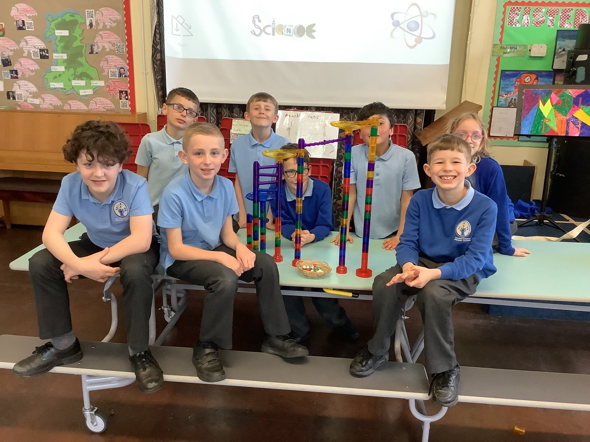 MCPS_year4's tweet photo. Diolch to all of our visitors who came along to our Malpas Techniquest work shop this week. The children thoroughly enjoyed planning and organising science experiments for their inquiry project. https://t.co/jkf3Zf9LZw