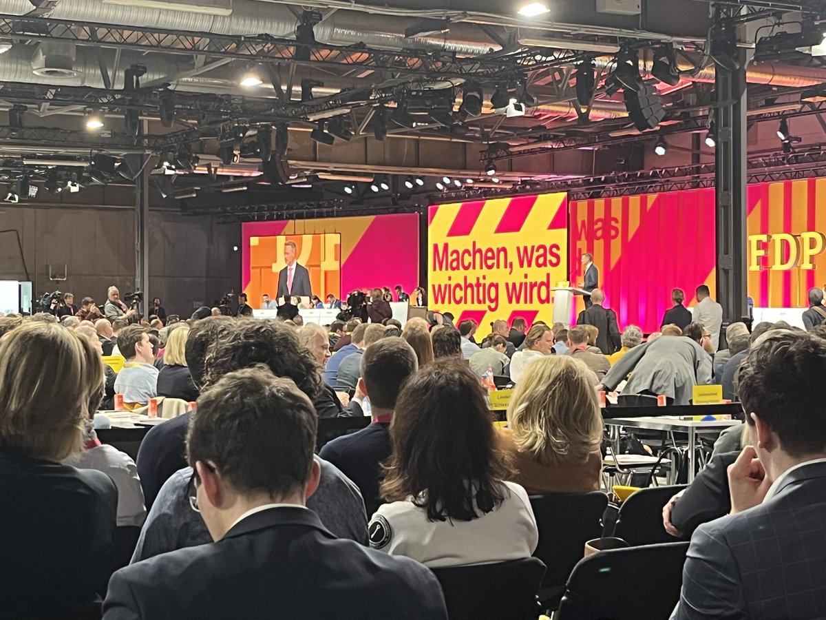 David Issmer (@davidissmer) on Twitter photo Rede von <a href="/c_lindner/">Christian Lindner</a> beim #bpt23: „Der jetzt beschlossene Kabinettsbeschluss für ein #Gebäudeenergiegesetz ist noch noch nicht das, was der Bundestag am Ende beschließen sollte. Wir wollen nicht blockieren, aber nachbessern!“ Rede von <a href="/c_lindner/">Christian Lindner</a> beim #bpt23: „Der jetzt beschlossene Kabinettsbeschluss für ein #Gebäudeenergiegesetz ist noch noch nicht das, was der Bundestag am Ende beschließen sollte. Wir wollen nicht blockieren, aber nachbessern!“