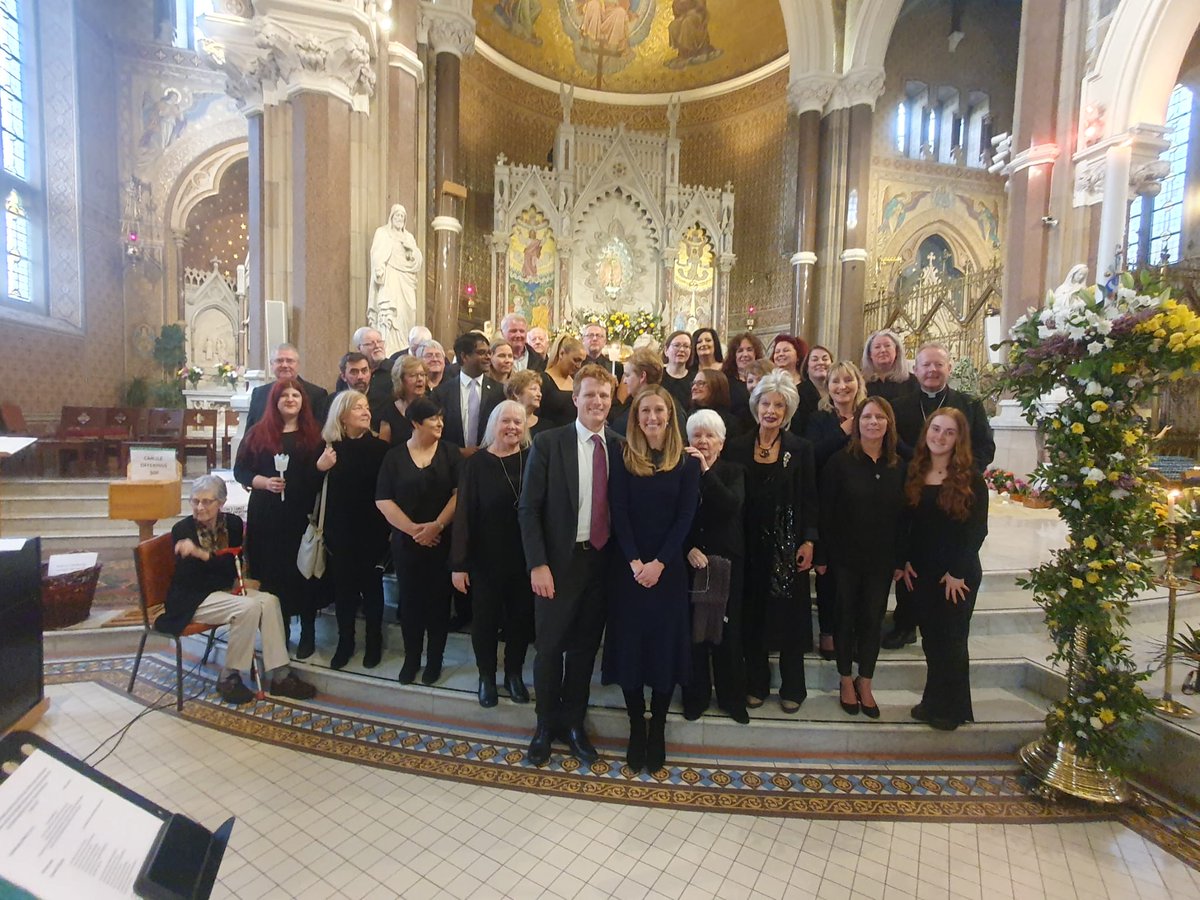 Rcassidy281's tweet photo. @USEnvoyNI @queensUni @UlsterUni @CatalystNI_ Wonderful to meet you at Clonard @USEnvoyNI https://t.co/y1OHoYT69z