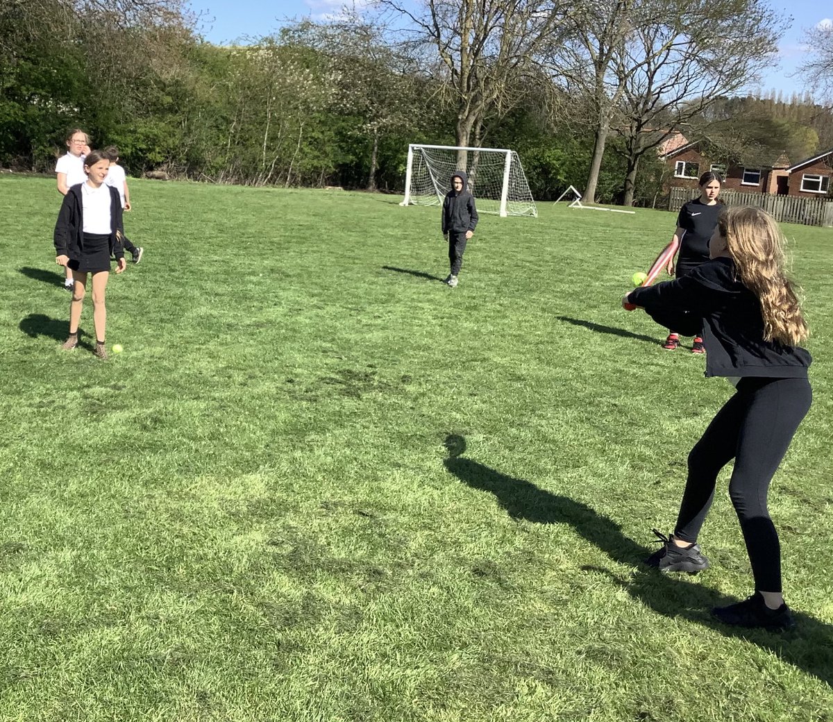 IPMATTowngate's tweet photo. The sun came out to play in our PE lesson! We worked on our batting and bowling techniques through different games and certainly perfected this by the end of the lesson๐ #PETPA #Year5TPA https://t.co/VhpyhCk78h