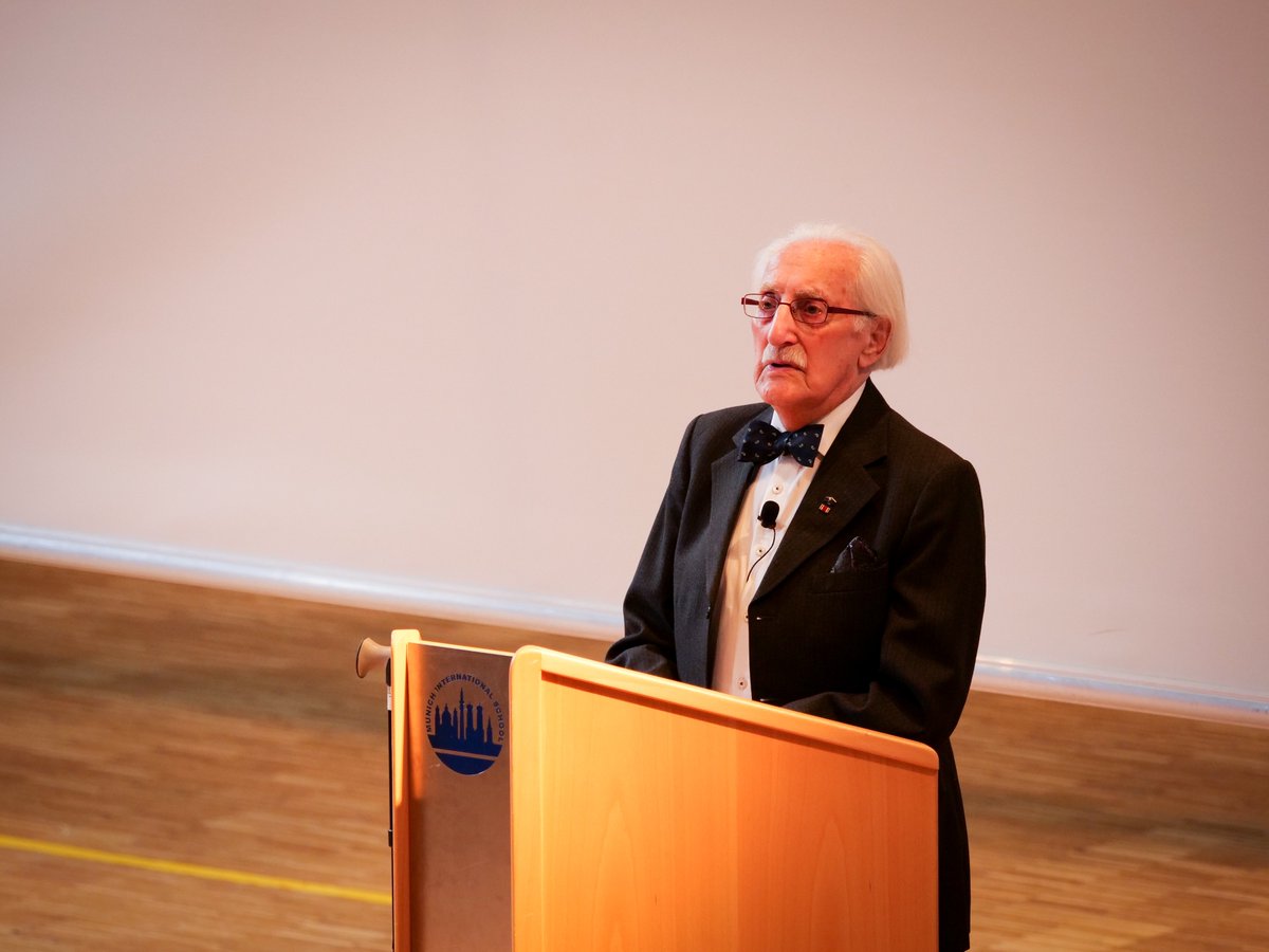 Munich International School tweet media