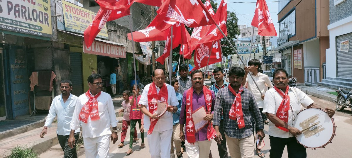 ఐ ఎస్.సదన్ సరళాదేవి నగర్ లో3వ రోజు సీపిఐ  బీజేపి కీ హటావో దేశ్ కో బచావో ప్రచారంలో ముఖ్య అథితిగా సీపిఐ హైదరాబాద్ నగర సహయ కార్యదర్శి కమతం.యాదగిరి మరియు సీపిఐ సీనియర్ నాయకులు శంకర్ నాయక్ లు హజరై వారు మాట్లాడుతూ బీజేపి మతాల పేరిట రాజకీయం చేస్తుందని,బీజేపి చెప్పేది ఒకటి చేసేది మరొకటన