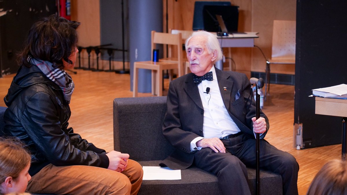 Yesterday, we had the incredible privilege and honour of welcoming #Holocaust child and survivor Dr. Leon Weintraub to MIS… mis-munich.de/about/news/lat…

#antisemitism #WW2 #neverforget #NeverAgain #HolocaustMemorialDay