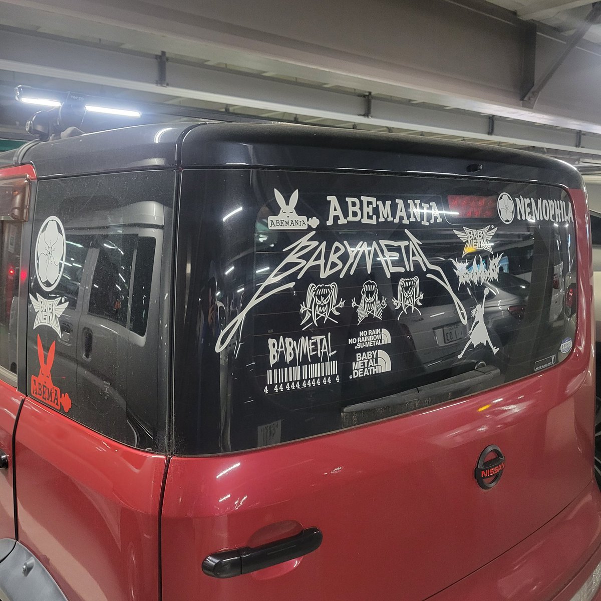 bnsms2mtl's tweet photo. 羽田空港の駐車場にて。
素敵な車ー！いいなあ！
フォロワーさんに持ち主さんいるかな？
#BABYMETAL https://t.co/Uot8NqkEL5