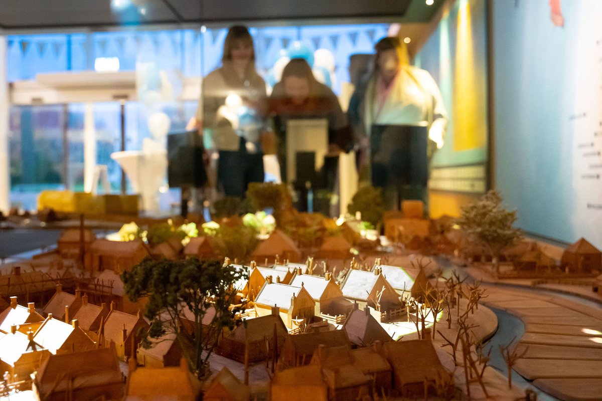 Persbericht: Feestelijke onthulling maquette Zuiderzeemuseum
bit.ly/3mQut86