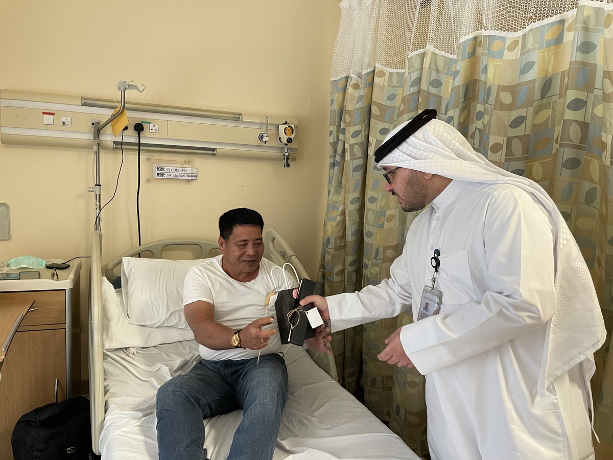 #مستشفى_الأمير_محمد_بن_عبدالعزيز_بالرياض يقدم الهدايا للمرضى المنومين بمناسبة #عيد_الفطر_المبارك 

#تجمع_الرياض_الصحي_الثاني