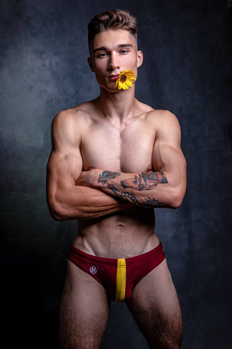 philipp_fane's tweet photo. One of the most beautiful CIS boys with a flower 🌼
MARCUSE WOW 😍 https://t.co/3T3Av28c0E