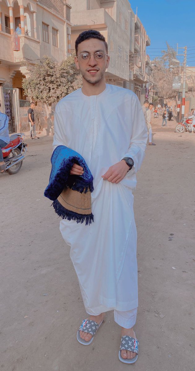 عيد فطر مبارك ع الامه الاسلاميه 🌘