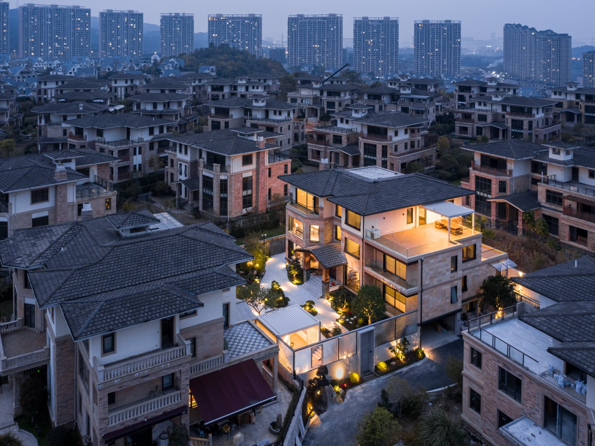 WutopiaLab's tweet photo. Photo by @creatarimages
Visit the link in our bio to read more about the design behind Elfland.
#Wutopialab #Yuting #ChineseAesthetics #tolerantminimalism #duality #dualism #Chinesegarden #architecture #design #zen-likelifestyle
@goooodofficial @archdaily @dezeen https://t.co/xJemCcmQis