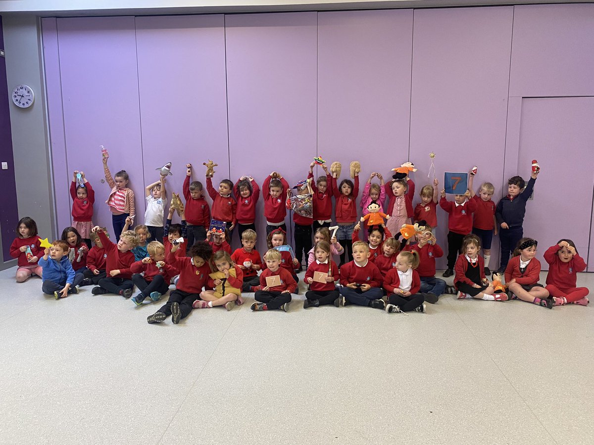 YsgolGymraegD's tweet photo. #SaliMali #saith #sanau #sleid #seren #SionCorn #sbectol #sliperi #SamTân #stegosaurus #siwgr #sebon #siocled #selotep #ScoobyDoo https://t.co/wNo5Oyu72w