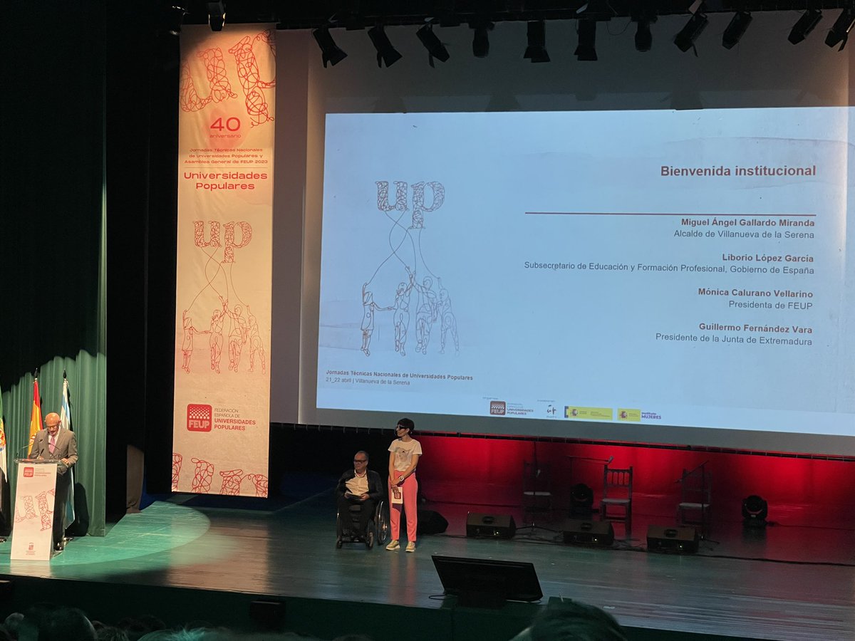 EDAlburquerque_'s tweet photo. Hoy estamos participando en las Jornadas Técnicas de las Universidades Populares en #villanuevadelaserena #FEUP #UUPP #UniversidadesPopulares #transiciónenergética #inteligenciaartificial #IA #encuentro #AUPEX https://t.co/nxd41dVhPx