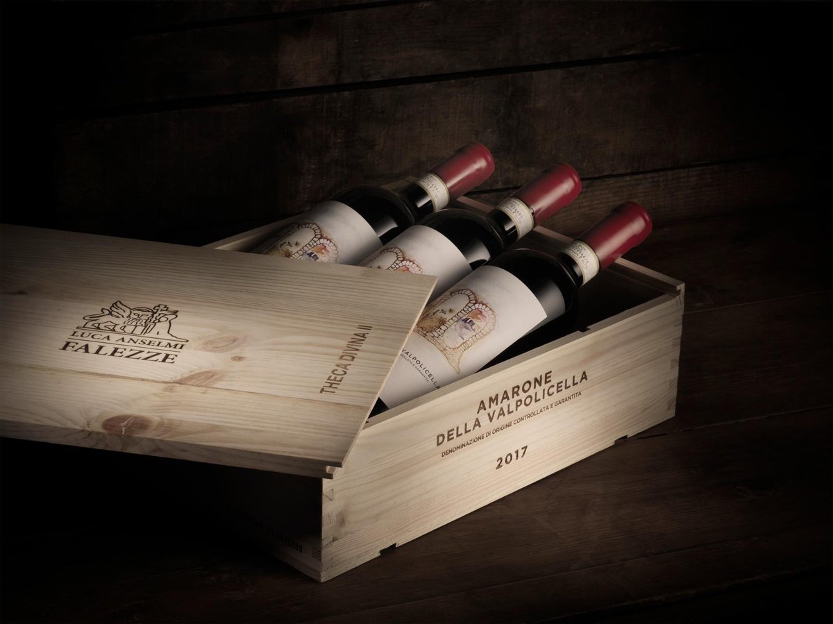 Falezze's tweet photo. 🥳 We are pleased to present Theca Divina: the new wood box created to enclose three bottles of Amarone della Valpolicella 2017 Falezze by Luca Anselmi.

#amarone #falezze https://t.co/IBHbHAknVQ