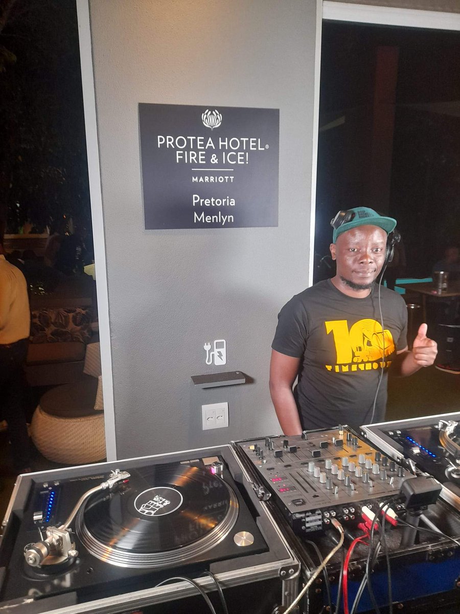 Time4House's tweet image. Had a great time at @ProteaHotels Fire and ice for @VinnyDaVinci #Vinylthursday , make sure you check him every Thursday ✅

#Time4house #DEEPDEEP