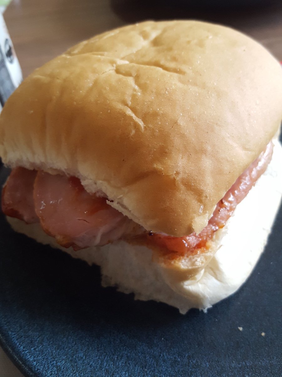 HKorndorffer's tweet photo. @LoveBritishFood Good idea! #breakfastsorted! https://t.co/ZPt5OlPXFE