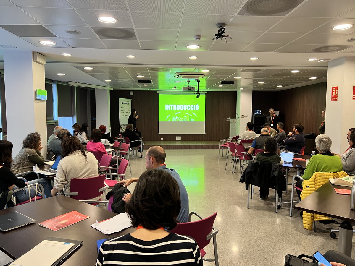 circularB30's tweet photo. 👉🏻 Comença la primera Matinal d'Innovació 'Valorització dels Residus Orgànics: fem del problema una oportunitat'
(...)
🔗 Més info: https://t.co/B1GVO9DO1F
#Cerdanyola #Mollet #Residu0 #EconomiaCircular #B30 #CircularB30 #ÀmbitB30 https://t.co/WvV17lSHgV