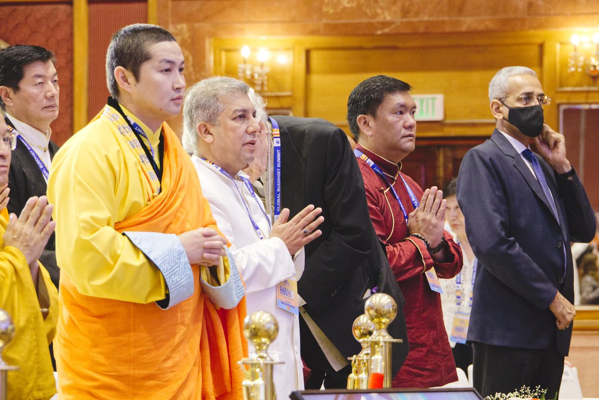 His Holiness the Dalai Lama graces Global Buddhist Summit in Delhi, speaks on the importance of cultivating Bodhichitta and an understanding of emptiness. #DalaiLama #GlobalBuddhistSummit2023 
📷 | CM Pema khandu