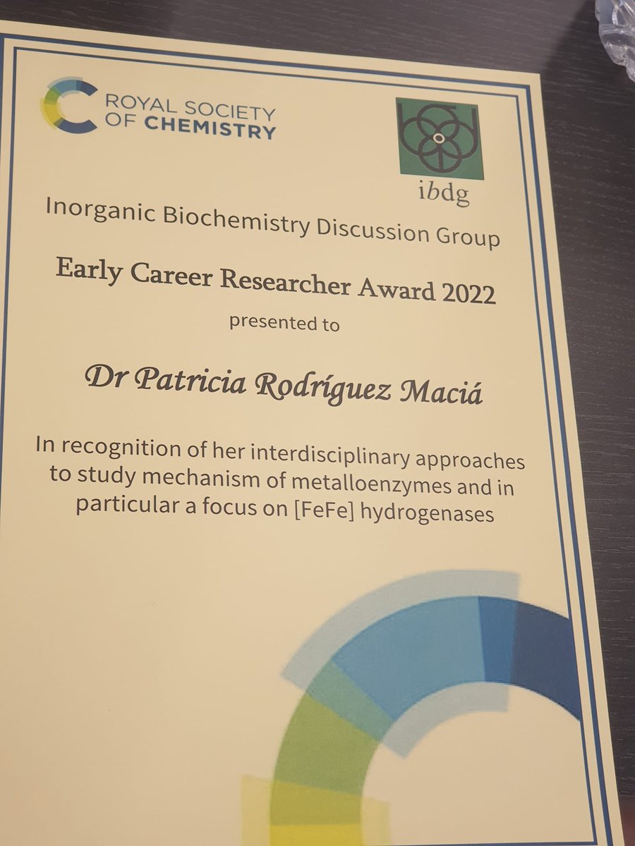 Humble and honoured to receive the @RoySocChem @IBDG10 Early Career Award 2022 and give an award lecture at the #Dalton2023 conference! Many thanks to all my mentors, collaborators and pass and current group members, without you all wouldn’t have been possible! 1/3
