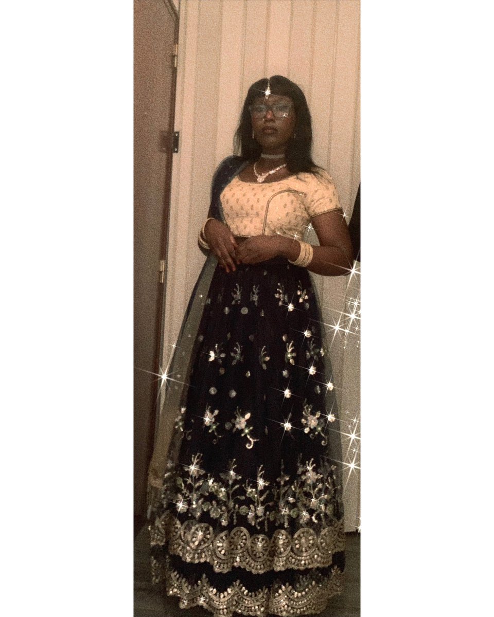amyxnelliel's tweet photo. Voilà ma tenue de L’Eïd 👸🏾🥰 https://t.co/AAKX34Qoia