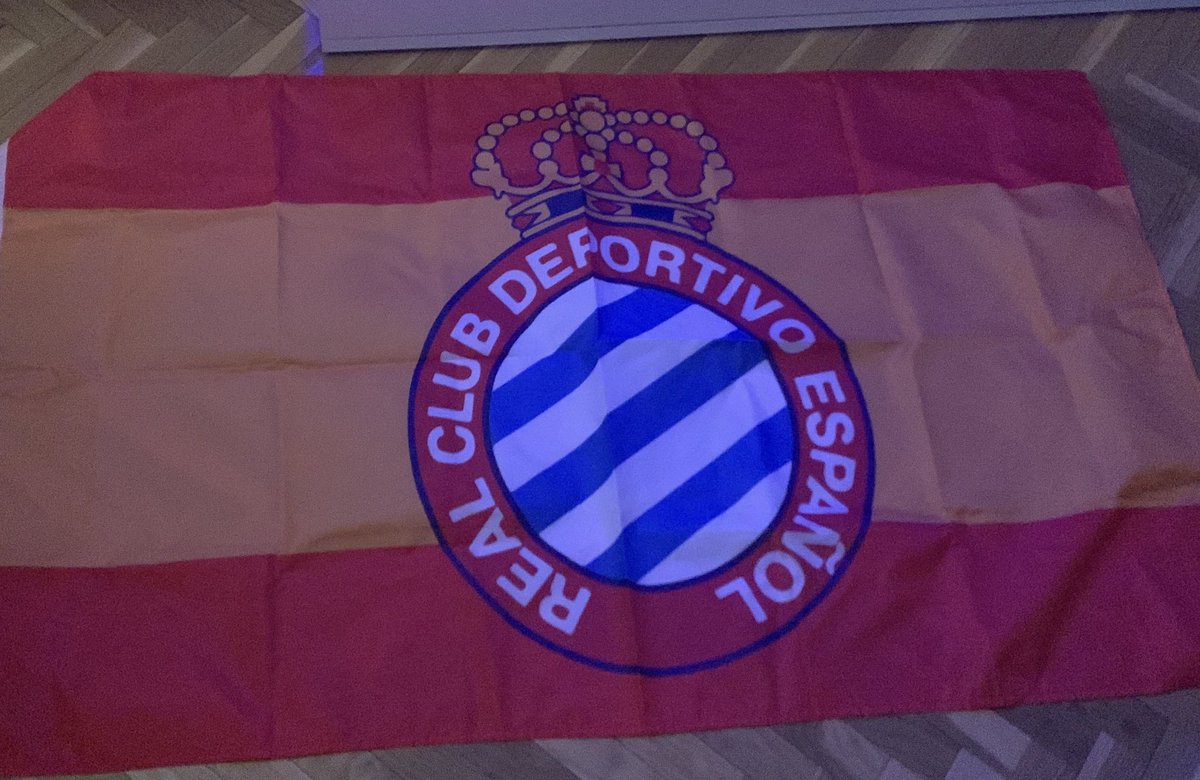 Rcde_Madrid's tweet photo. Todos juntos todos unidos todos a muerte a por la victoria https://t.co/bkuT9P9IWe