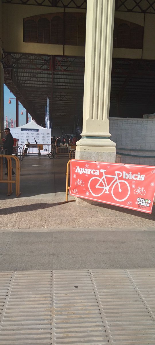 #ciclosferia mejorando este año aparcamiento para bicis vigilado