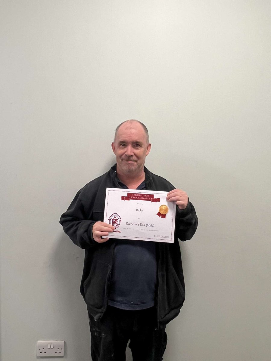 S6 Teacher awards - Everybody’s dad and Everybody’s mum

Congratulations to Ricky and Miss Gilfillan (not pictured) 🌟👏🙌 <a href="/FHSEnglishDept/">FHS English</a> <a href="/fhs_technical/">FHS Craft, Design & Technology</a>