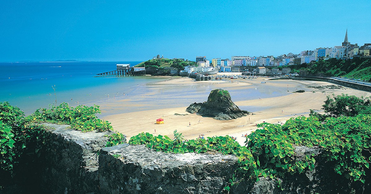 🌊 SEASIDE, STEAM &amp; GLORIOUS GARDENS 🌺
Sun 3 Sept - 5 days just £499pp
Explore Carmarthenshire 'the garden of Wales' and Pembrokshire, the jewel in its crown. This tour's bound to go down a treat...
Find out more: ow.ly/Vzsp50LB5W9