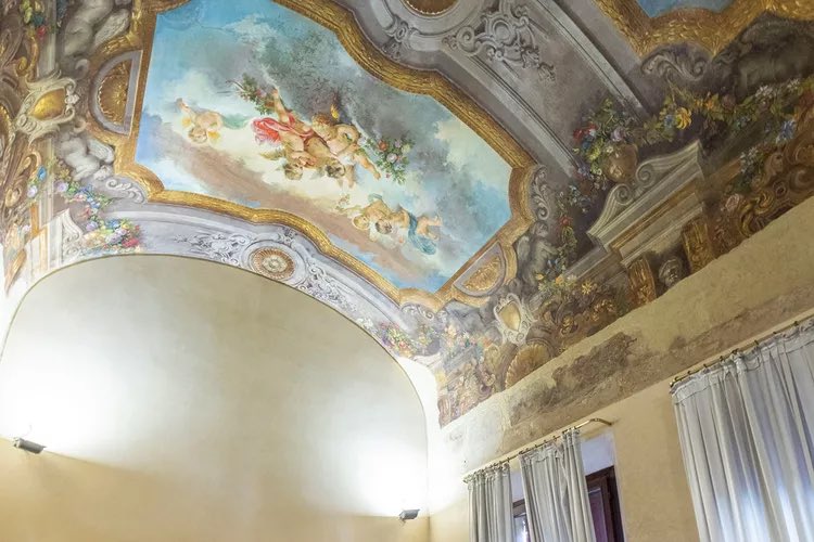 azazelowa's tweet photo. Ostatni dom Leonarda da Vinci w centrum Bolonii trafił na sprzedaż. Rezydencja Emilia jest częścią Palazzo Felicini znajdującego się w samym centrum miasta. Przyjmuje się, że da Vinci zamieszkał tam po przeprowadzce do miasta ze swoim patronem, Juliuszem Medyceuszem, ok. 1515 r.+ https://t.co/4J0tfk9Ocg