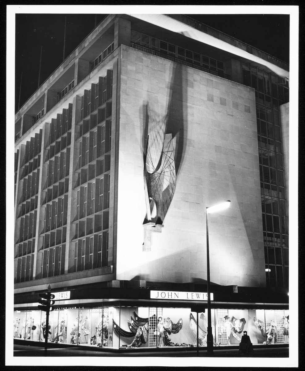 60 years ago, on Sun 21 April 1963, Barbara Hepworth’s sculpture, Winged Figure, was unveiled on the side of <a href="/JohnLewisRetail/">John Lewis & Partners</a>, Oxford Street, London.

hepworthwakefield.org/news/celebrati…

Image: Winged Figure in situ at night, at. John Lewis, Oxford St, London. April 1963 © Bowness.