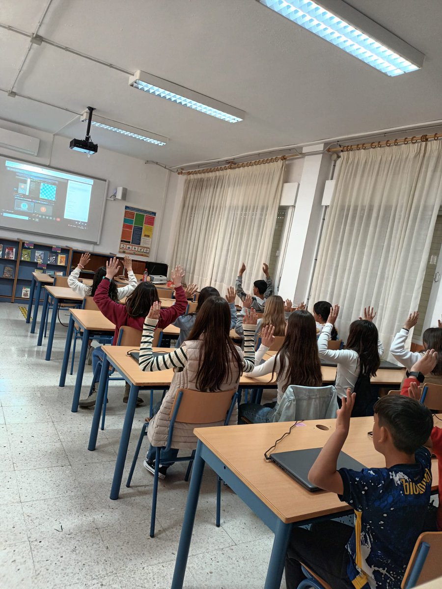 TuProfeDAjedrez's tweet photo. Comenzamos con el proyecto de "Ajemates". ¡Cientos de niñ@s han participado en nuestros talleres de Ajedrez y Matemáticas online! Este proyecto es posible gracias a la @diputacionMLG https://t.co/DYRibUUmlQ
