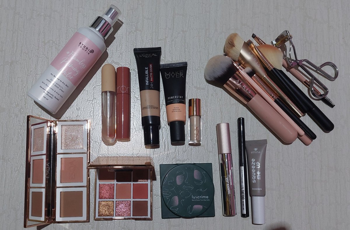 raniyatea's tweet photo. Tutorial Make up lebaran step by step🤍

Buat yang bsk make up lebarannya pengen peachy make up look korean soft, bisa pake produk lokal yg affordable kayak punyakuu🦭🦭

#racuninmakeup
#makeuplebaran https://t.co/2CLBEulpQ5