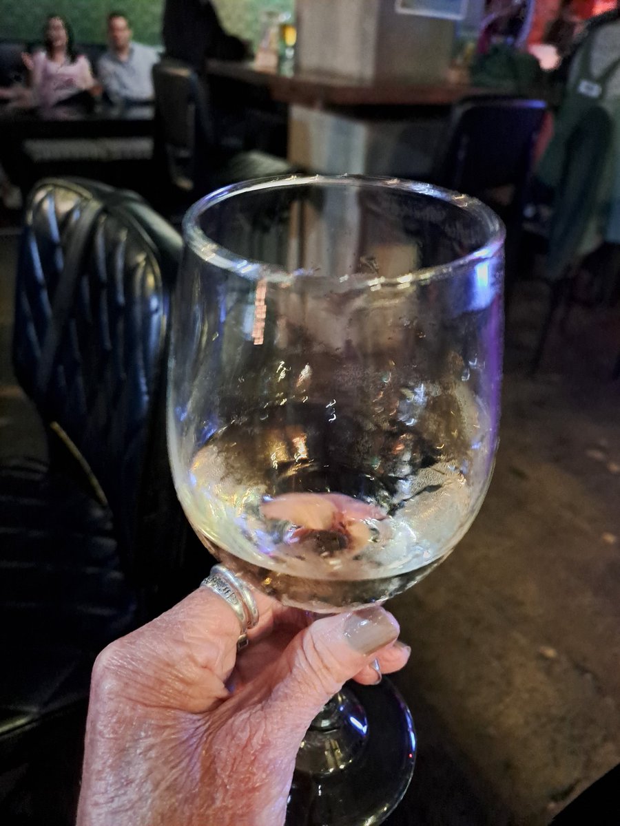 tutugd's tweet photo. Big night out, wine and fabulous blues music. #jadeeruandthesaviors #jackhacketts https://t.co/2yPlQqUI7K