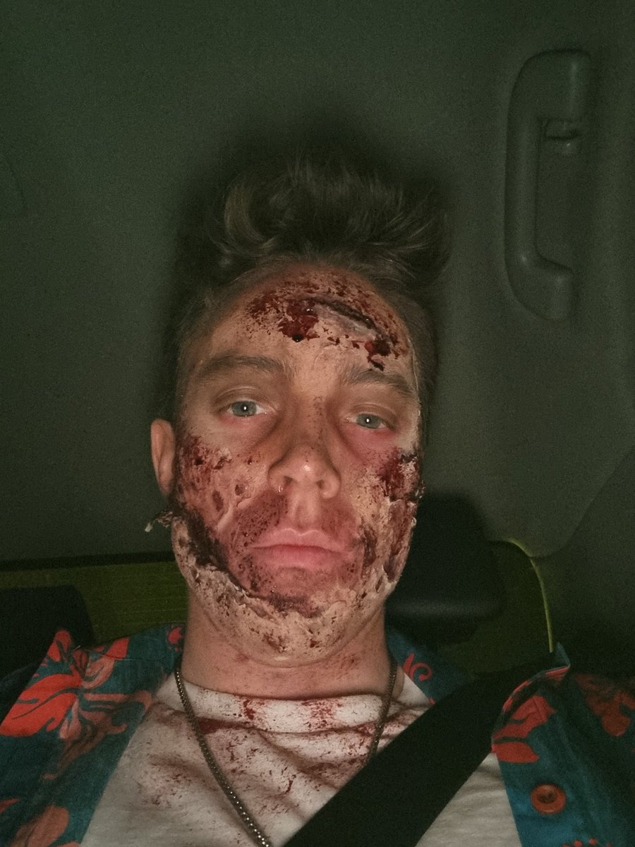 Went home like this in an Uber last night, when my Uber arrived, two police cars stopped in front and behind the uber.

They asked me if I was alright and I told them I had been at a game release event and we all laughed 😂

Oops 🥲