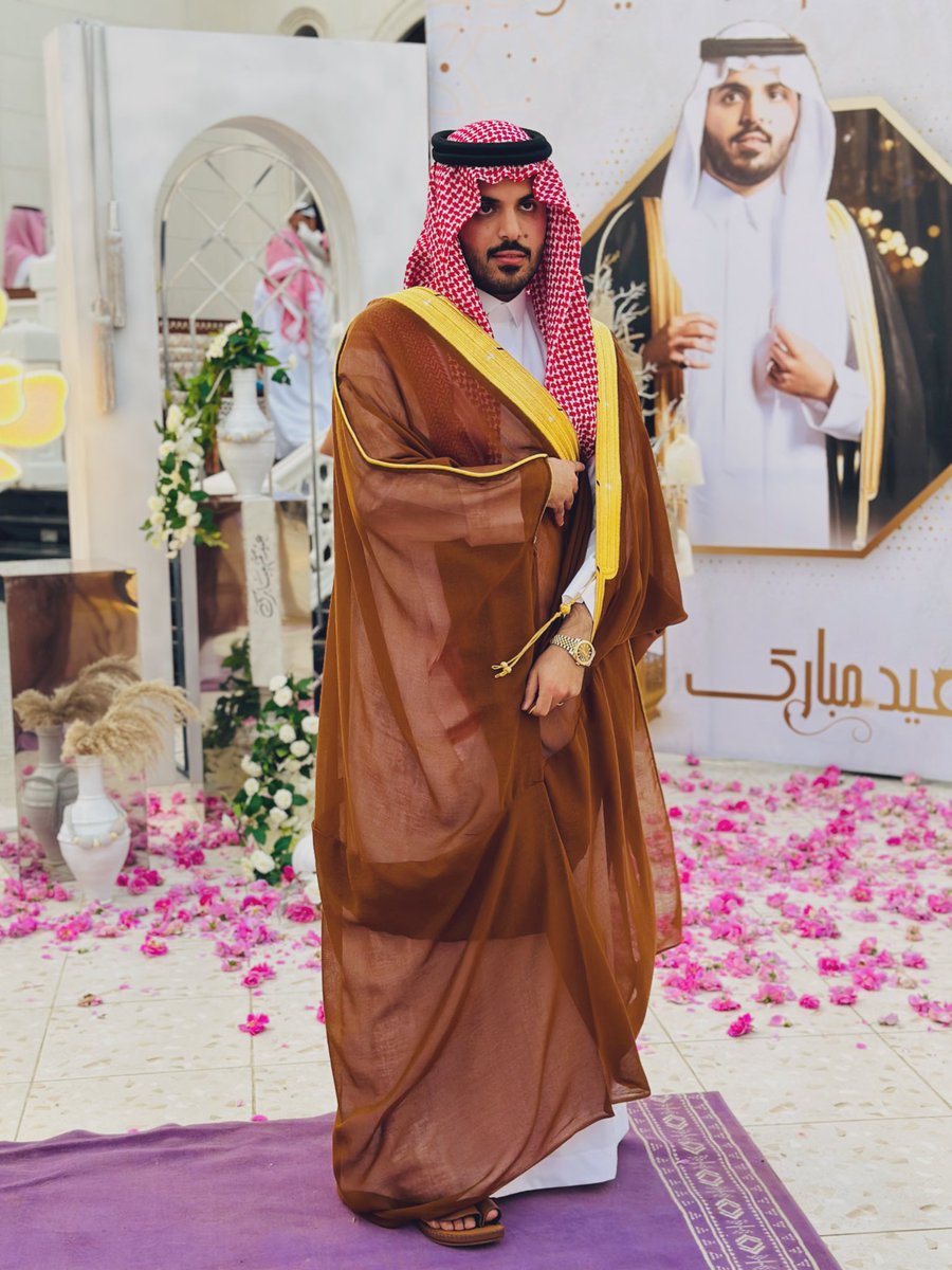 gazzi_24's tweet photo. كل عام وبلدي وأمتي العربية وأمتي الإسلامية بألف خير 🤍🤍

#عيد_الفطر 
 #كشخه_العيد https://t.co/AvXllVErUO