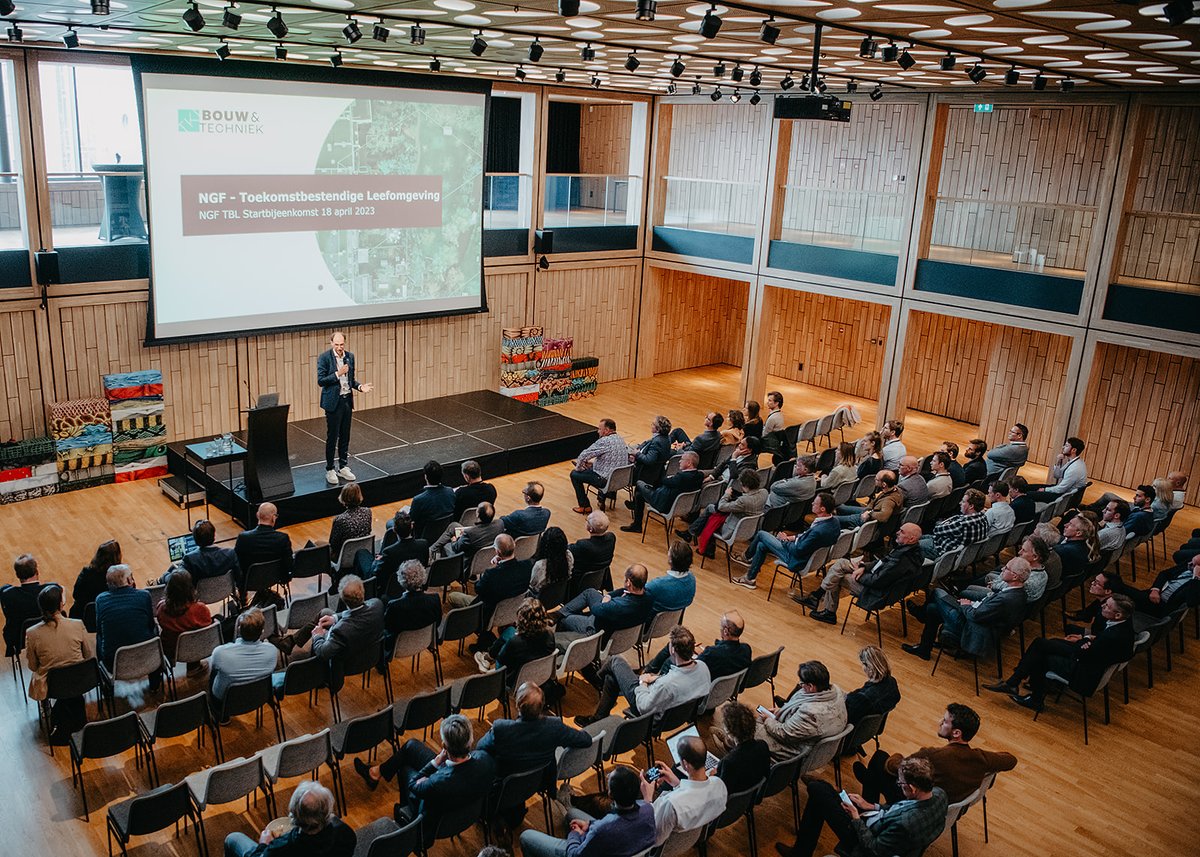 18 april vond de startbijeenkomst plaats van het NGF-programma #toekomstbestendigeleefomgeving. Na een plenaire aftrap gingen de consortia #infra #gebouwen en #ecosysteem uiteen in groepen om kennis met elkaar te maken. Een mooie aftrap voor het echte werk dat vanaf sept begint!