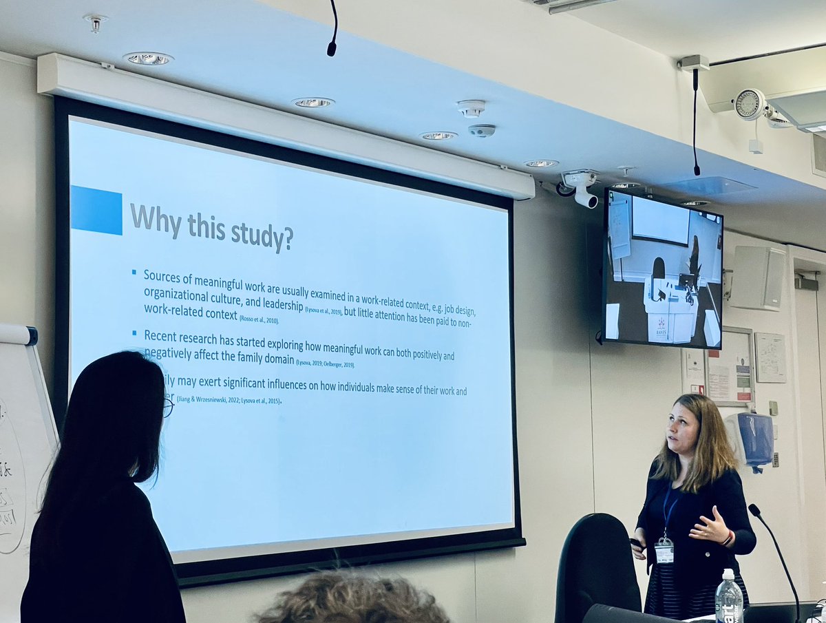 Fabiola H. Gerpott (@fabiolagerpott) on Twitter photo Does your partner, children, or other relatives compliment you for your work?
It may be a source of work #meaningfulness, particularly for parents.
Seonyoung Hwang, <a href="/evgeniaIysova/">Evgenia Lysova</a> and Yiluyi Zeng presenting at the <a href="/HR_TIHR/">Human Relations</a> conference <a href="/BayesBSchool/">Bayes Business School</a> Does your partner, children, or other relatives compliment you for your work?
It may be a source of work #meaningfulness, particularly for parents.
Seonyoung Hwang, <a href="/evgeniaIysova/">Evgenia Lysova</a> and Yiluyi Zeng presenting at the <a href="/HR_TIHR/">Human Relations</a> conference <a href="/BayesBSchool/">Bayes Business School</a>