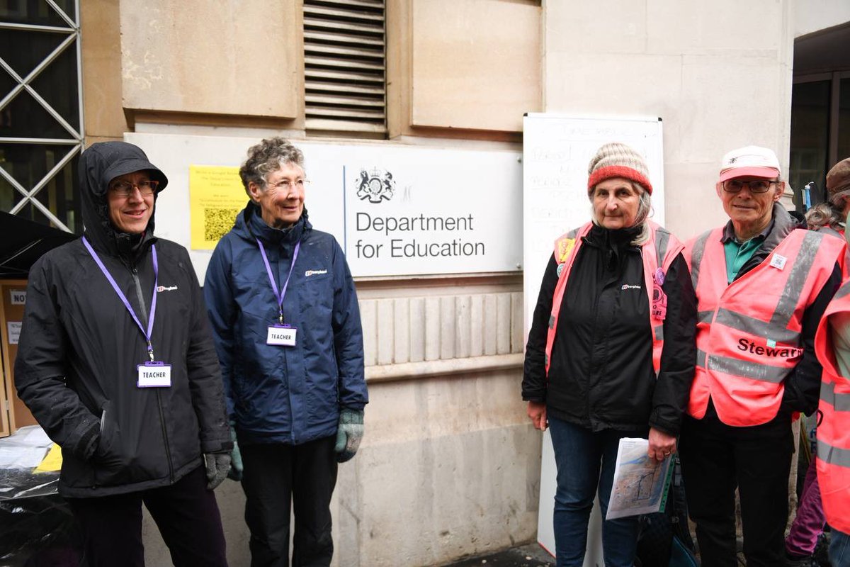 XRebellionUK's tweet photo. #TheBigOne started at 7am, with People’s Pickets at every major gov department in Whitehall. People are calling for urgent new policies to deal with issues including the cost of living crisis, failure to insulate homes, &amp; failure to protect vulnerable migrants seeking safety here https://t.co/IZOJDUlVut