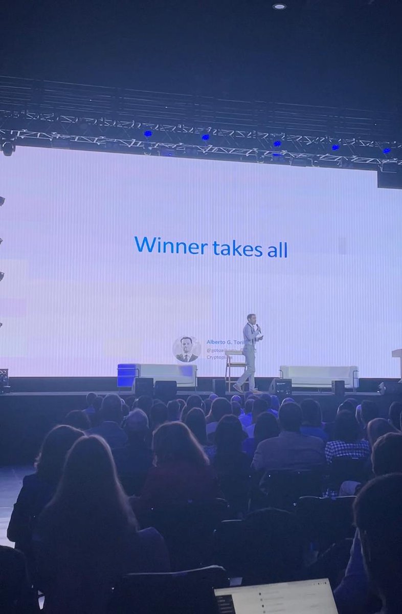 InmoCrypto's tweet photo. "Los inversores en propiedades tenéis mucho más en común con los inversores en criptomonedas de lo que creéis…” - Alberto Toribio de @cryptoplaza_es  en su ponencia de hoy.  #inmocrypto #tokenizacion #blockchain #bitcoin https://t.co/JxCVyVhm12
